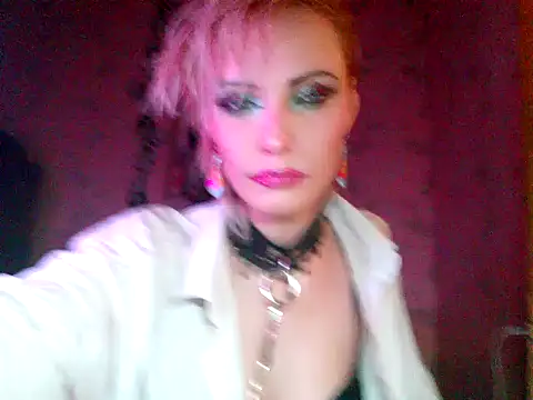 WildMissNiks online show from 12-04-25, 08:24