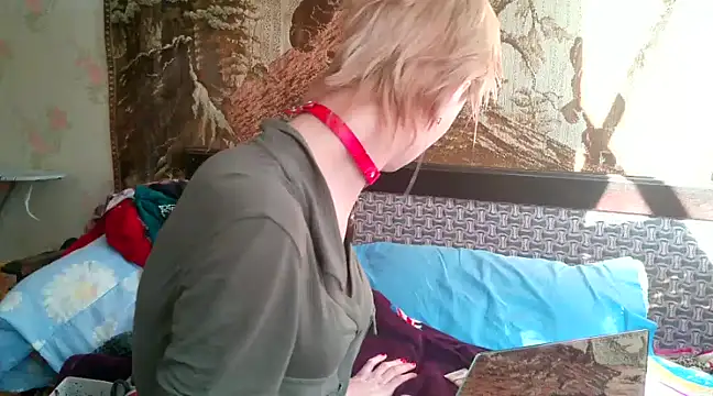 Snapshot of WildMissNiks chatting on 02-19-25, 08:33 WildMissNiks online show from 02-19-25, 08:33