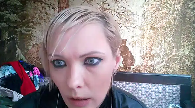 Snapshot of WildMissNiks chatting on 03-02-25, 10:37 WildMissNiks online show from 03-02-25, 10:37