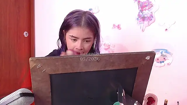 Snapshot of Raventh_ chatting on 05-16-26, 12:04 Raventh online show from 05-16-26, 12:04