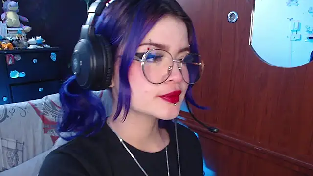 Snapshot of Raventh_ chatting on 10-18-25, 11:45 Raventh online show from 10-18-25, 11:45