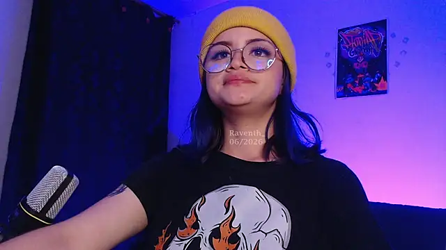 Snapshot of Raventh_ chatting on 06-23-26, 03:04 Raventh online show from 06-23-26, 03:04
