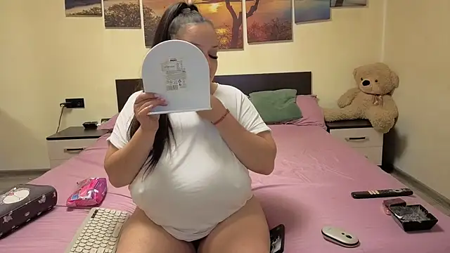 adelline online show from 04-10-26, 08:16