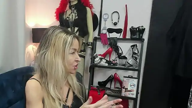 crystaLUX online show from 02-19-26, 05:26