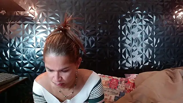 Snapshot of PINK__LOLA1 chatting on 02-27-26, 06:08 PINK LOLA1 online show from 02-27-26, 06:08