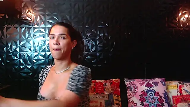 PINK  LOLA1 online show from 10-25-25, 09:15