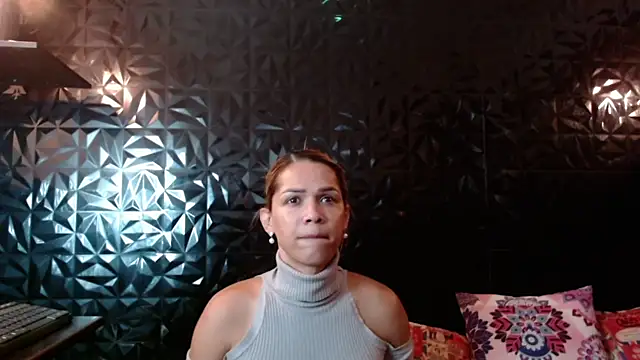 PINK  LOLA1 online show from 06-26-26, 10:15