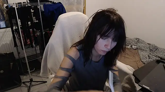 Snapshot of missthon0 chatting on 09-10-25, 11:42 missthon0 online show from 09-10-25, 11:42