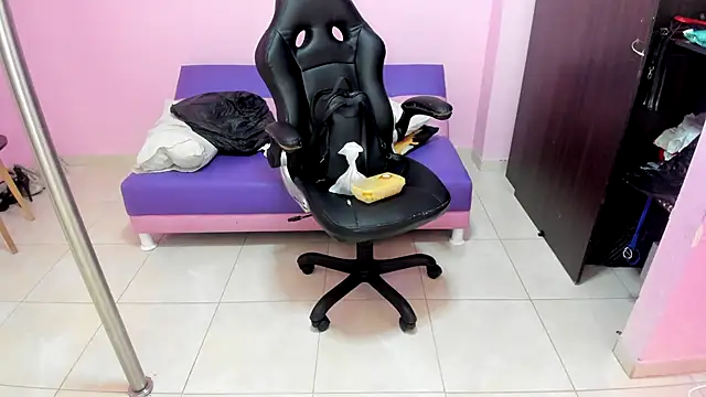 MATURE WHOR33 online show from 11-17-25, 11:47