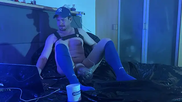 PumpChester82 online show from 02-18-25, 06:37