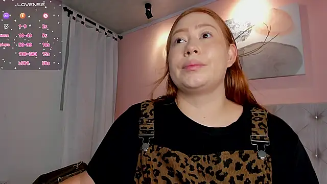 Snapshot of hannamartinn chatting on 05-14-26, 03:42 hannamartinn online show from 05-14-26, 03:42