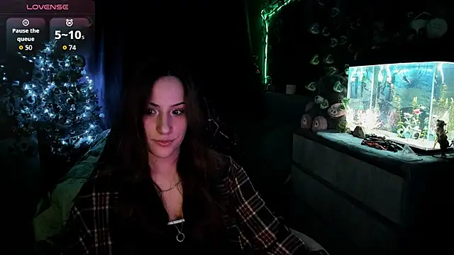 Selbi Paine online show from 12-22-25, 06:19