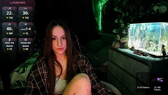 Selbi Paine online show from 12-16-25, 06:12