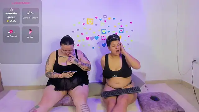 MiaYMolly online show from 04-03-26, 02:40