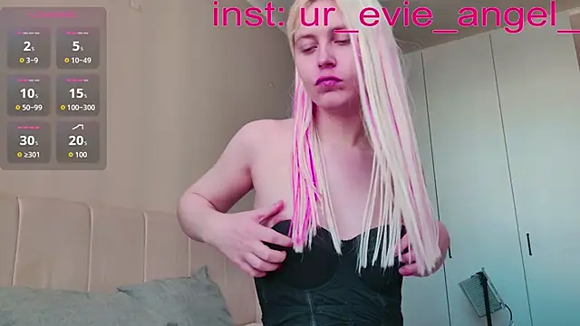 Evelyn rabbit online show from 03-25-26, 10:58