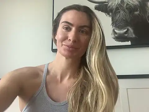 Snapshot of Alyssa_rhoades chatting on 05-31-26, 06:53 Alyssa rhoades online show from 05-31-26, 06:53