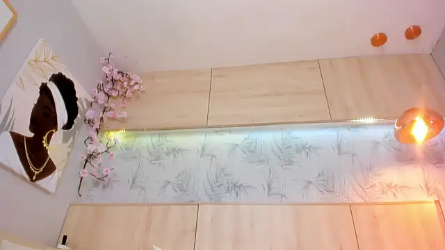 maryevans  online show from 11-04-25, 01:04