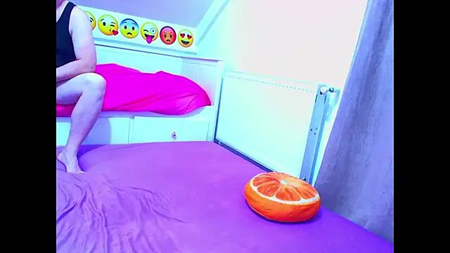 evehotty online show from 10-24-25, 07:02