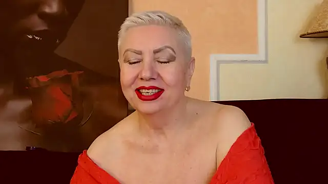 Snapshot of LadyPosh chatting on 10-07-25, 09:05 LadyPosh online show from 10-07-25, 09:05