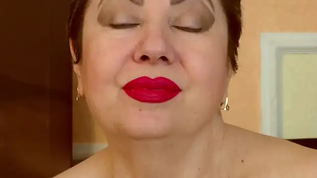 LadyPosh online show from 04-15-26, 07:58