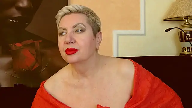 Snapshot of LadyPosh chatting on 02-26-25, 01:25 LadyPosh online show from 02-26-25, 01:25