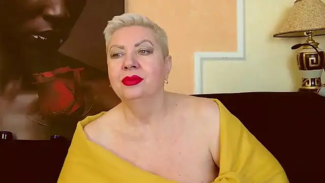 Snapshot of LadyPosh chatting on 02-08-25, 02:26 LadyPosh online show from 02-08-25, 02:26