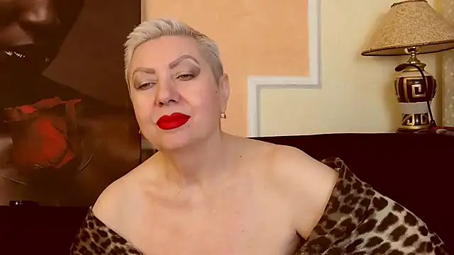 Snapshot of LadyPosh chatting on 10-16-25, 08:50 LadyPosh online show from 10-16-25, 08:50