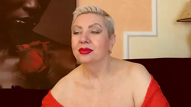 Snapshot of LadyPosh chatting on 09-10-25, 08:52 LadyPosh online show from 09-10-25, 08:52