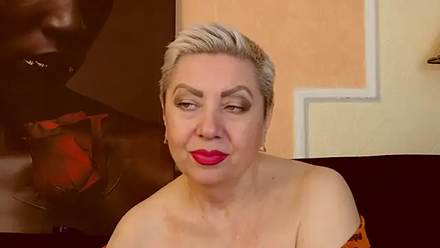 Snapshot of LadyPosh chatting on 09-19-25, 08:57 LadyPosh online show from 09-19-25, 08:57