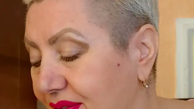 LadyPosh online show from 10-22-25, 09:03