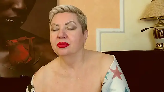 Snapshot of LadyPosh chatting on 02-27-25, 01:08 LadyPosh online show from 02-27-25, 01:08
