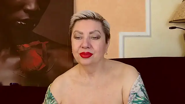 LadyPosh online show from 11-26-25, 10:10