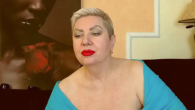Snapshot of LadyPosh chatting on 02-19-25, 01:18 LadyPosh online show from 02-19-25, 01:18