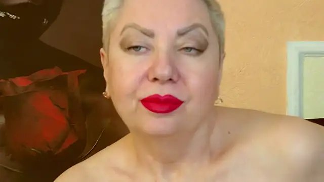 Snapshot of LadyPosh chatting on 03-20-25, 06:19 LadyPosh online show from 03-20-25, 06:19