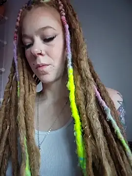 LucidLucy online show from 11-20-25, 01:01