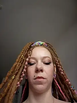 LucidLucy online show from 02-05-26, 02:24