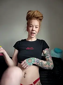 LucidLucy online show from 02-26-26, 05:02