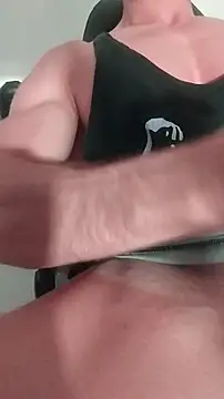 sexy fit guy on cam online show from 11-12-25, 03:38