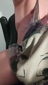 Snapshot of sexy_fit_guy_on_cam chatting on 01-18-26, 10:35 sexy fit guy on cam online show from 01-18-26, 10:35