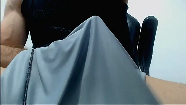 sexy fit guy on cam online show from 04-08-26, 03:46