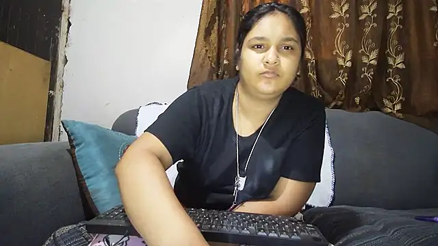 Indianbloom- online show from 09-23-25, 11:45