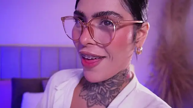 Snapshot of curvyliciousss chatting on 02-14-26, 05:46 curvyliciousss online show from 02-14-26, 05:46