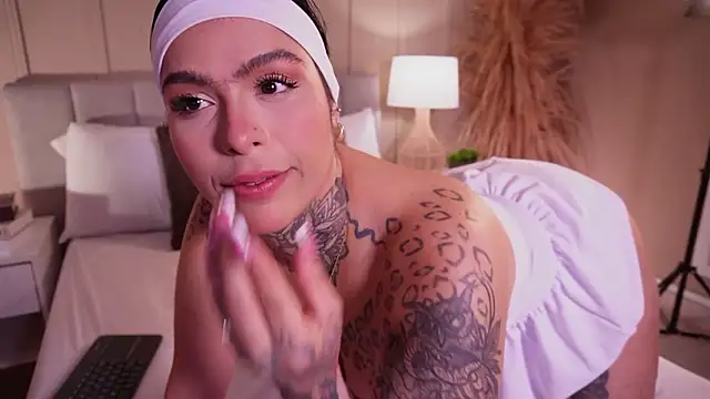 Snapshot of curvyliciousss chatting on 03-02-26, 05:31 curvyliciousss online show from 03-02-26, 05:31