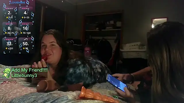 Snapshot of ZeTurtleMaster chatting on 10-31-25, 04:42 ZeTurtleMaster online show from 10-31-25, 04:42