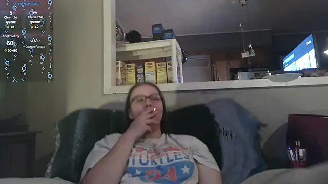 Snapshot of ZeTurtleMaster chatting on 12-02-25, 03:19 ZeTurtleMaster online show from 12-02-25, 03:19