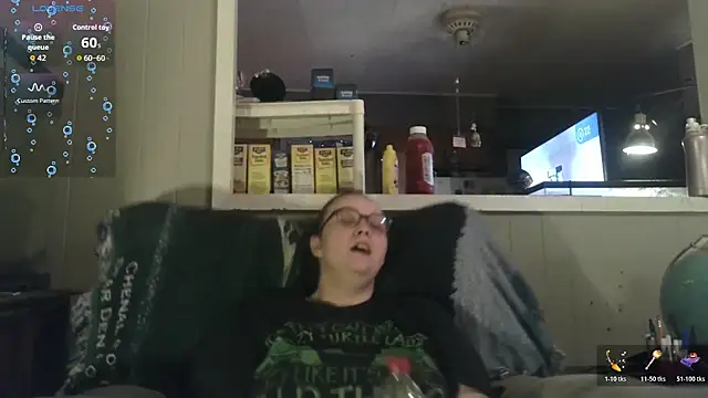 Snapshot of ZeTurtleMaster chatting on 11-23-25, 01:15 ZeTurtleMaster online show from 11-23-25, 01:15