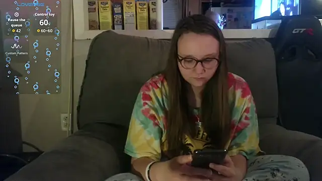 Snapshot of ZeTurtleMaster chatting on 11-04-25, 02:59 ZeTurtleMaster online show from 11-04-25, 02:59