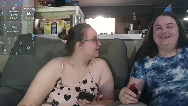 Snapshot of ZeTurtleMaster chatting on 10-30-25, 01:04 ZeTurtleMaster online show from 10-30-25, 01:04