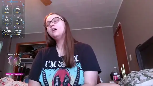 Snapshot of ZeTurtleMaster chatting on 11-14-25, 07:06 ZeTurtleMaster online show from 11-14-25, 07:06