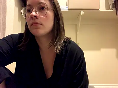 Snapshot of _minikui_ chatting on 10-10-25, 01:06 minikui online show from 10-10-25, 01:06